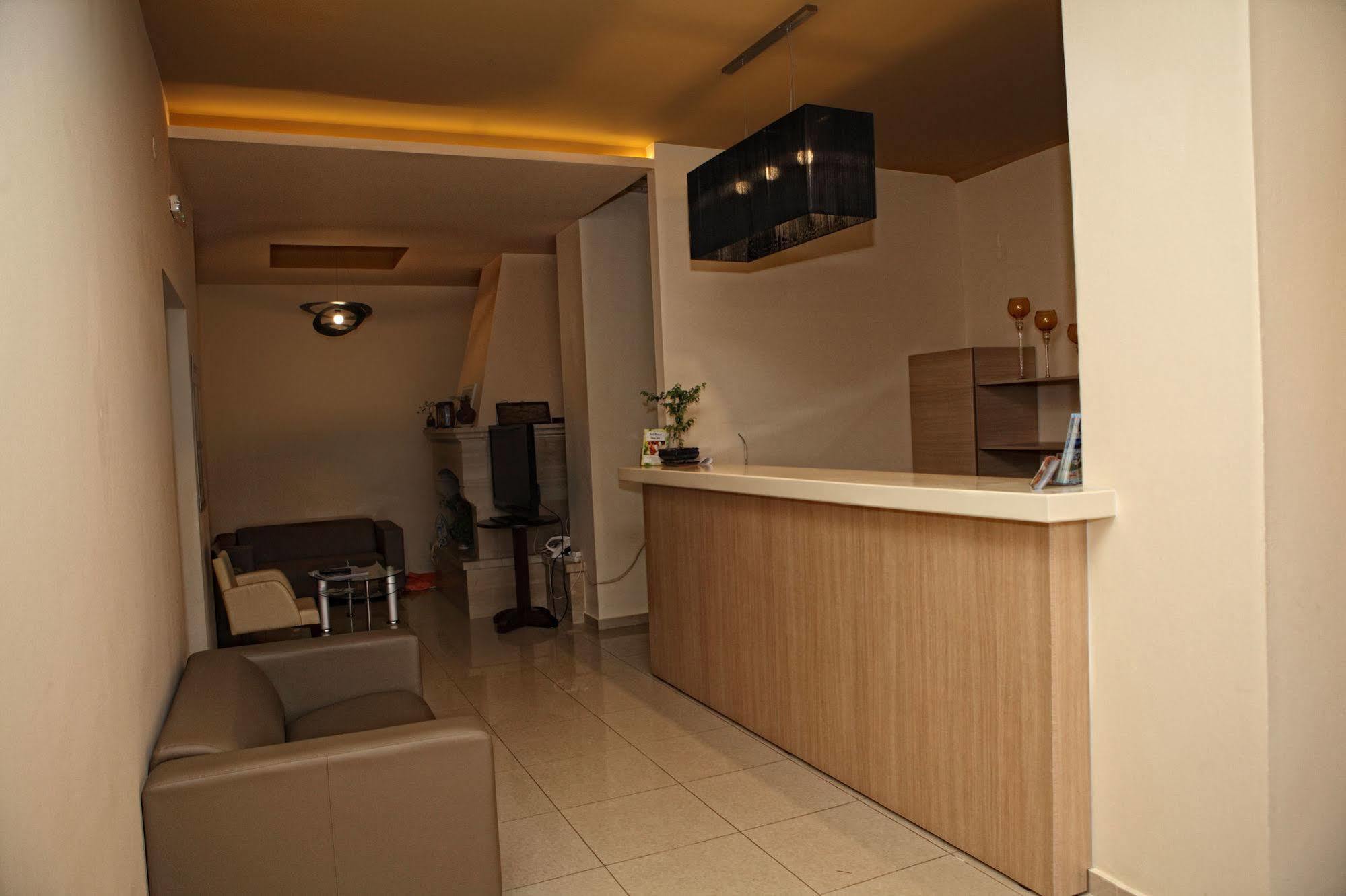 Niriides Beach Hotel レティムノ エクステリア 写真