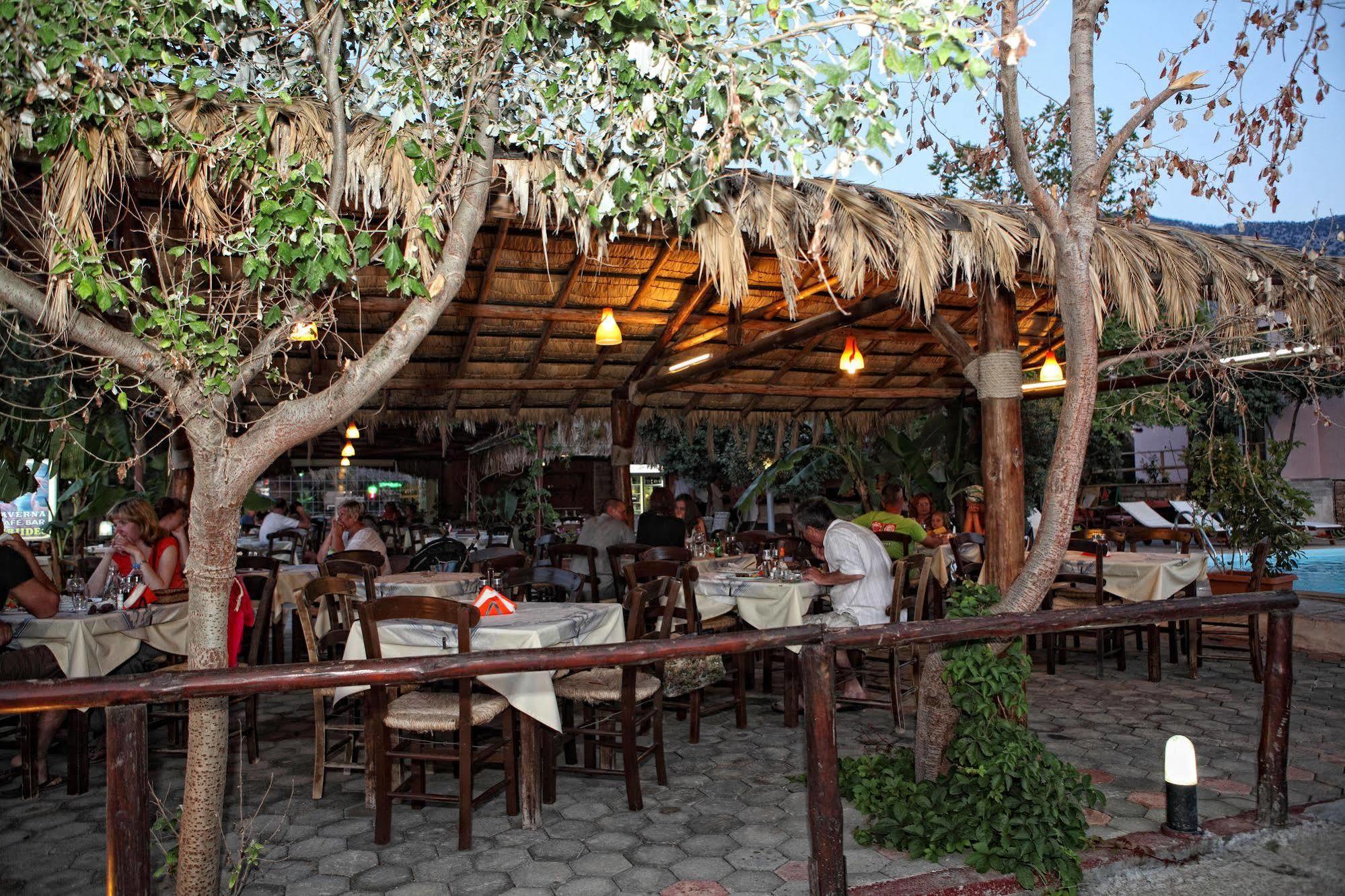 Niriides Beach Hotel レティムノ エクステリア 写真